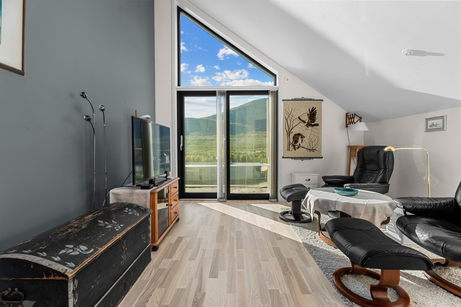 Stuen i 2. etasje kan bygges om til et soverom nr. 4. Galleribilde