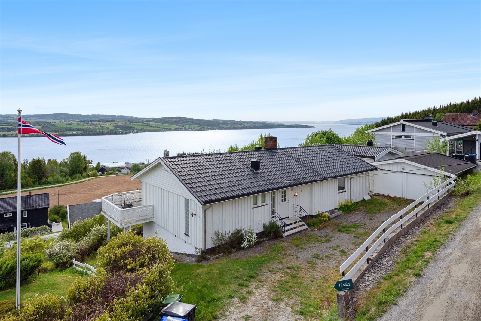 Øvre Ulsrud 10 presenteres av Mary-Elise Olsen v/DNB Eiendom. Galleribilde