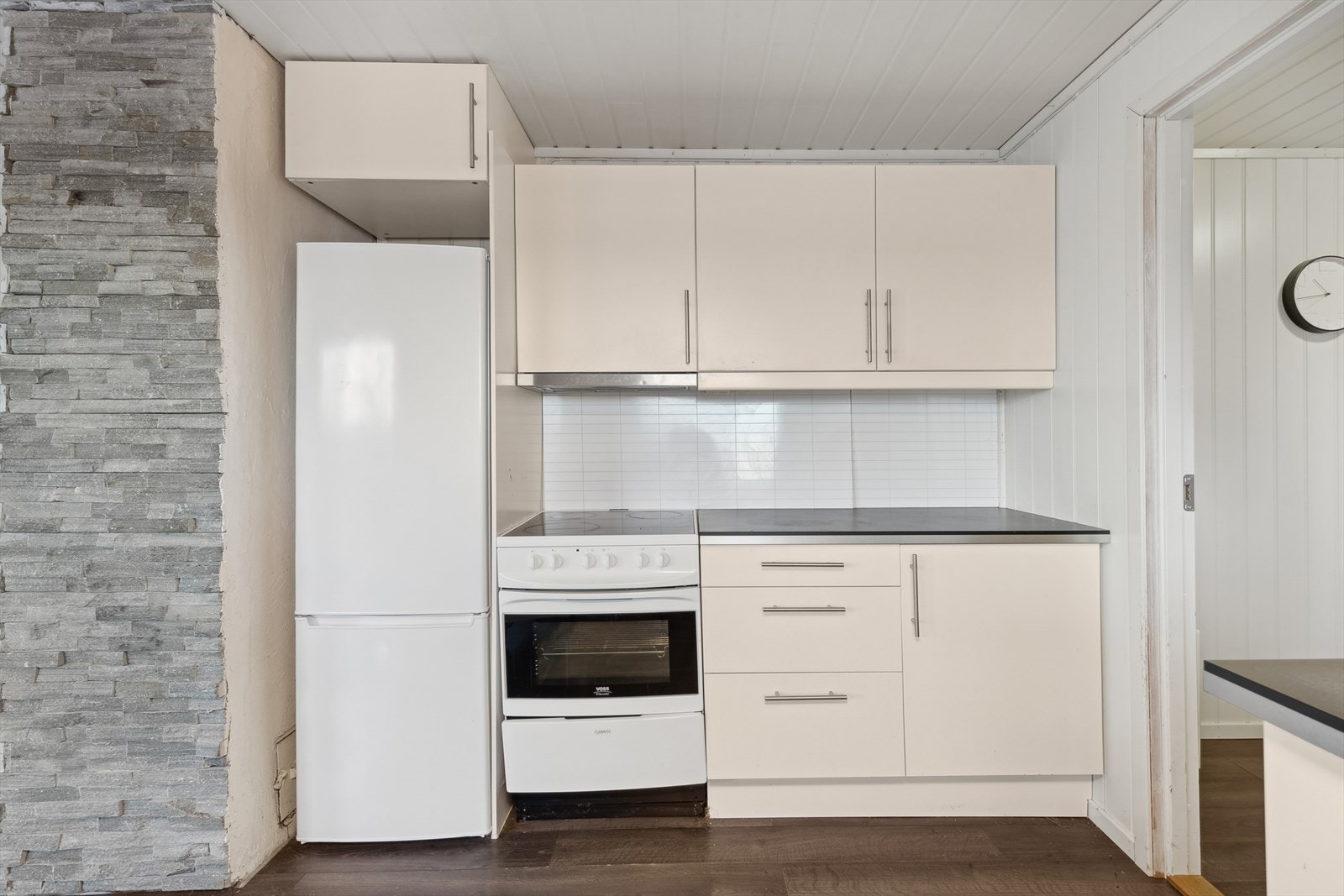 Fra tidligere salg av boligen opplyses det om at det er etablert ny kjøkkeninnredning fra 2010. Galleribilde