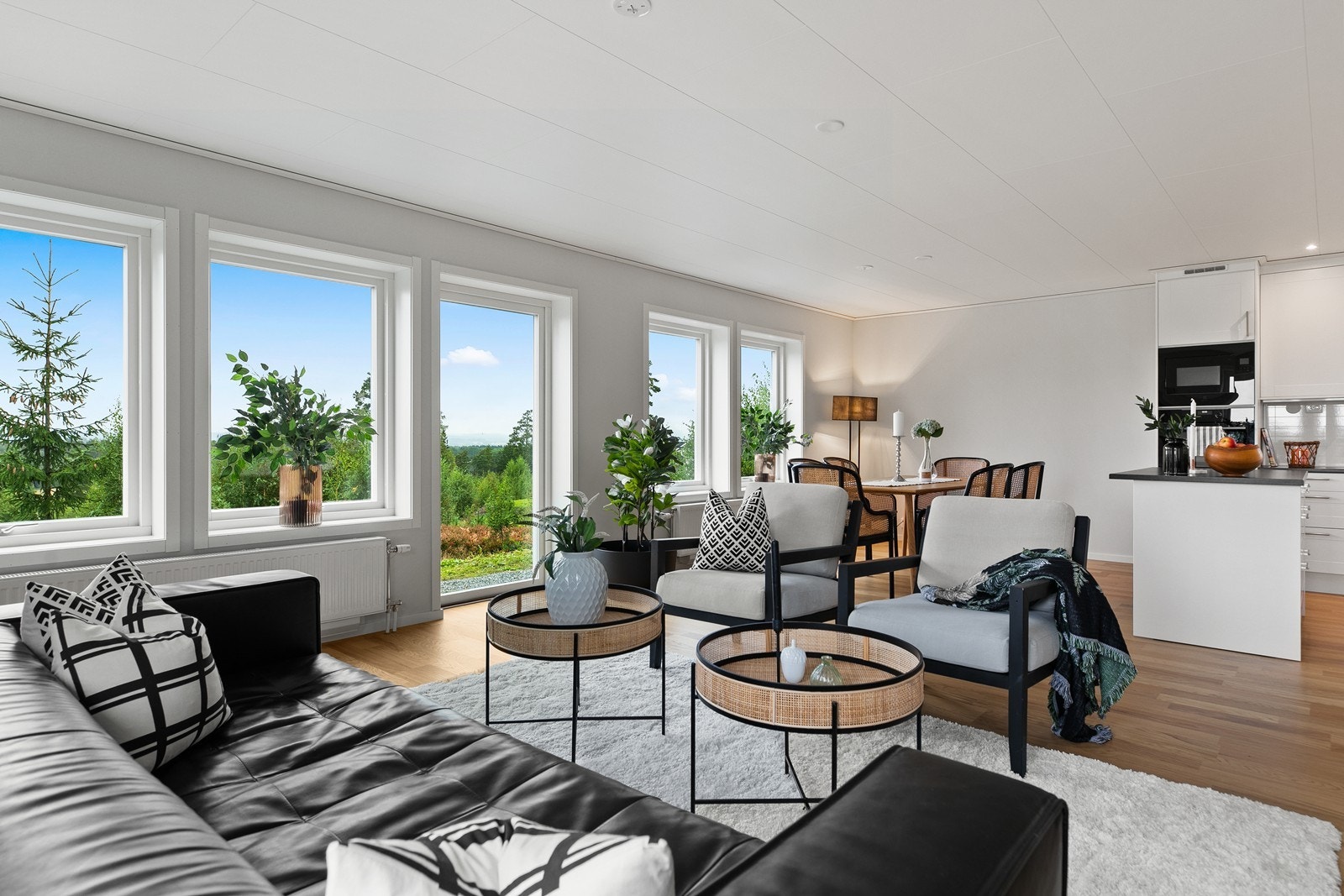 Boligen har lyse og pene overflater og en god planløsning. Galleribilde