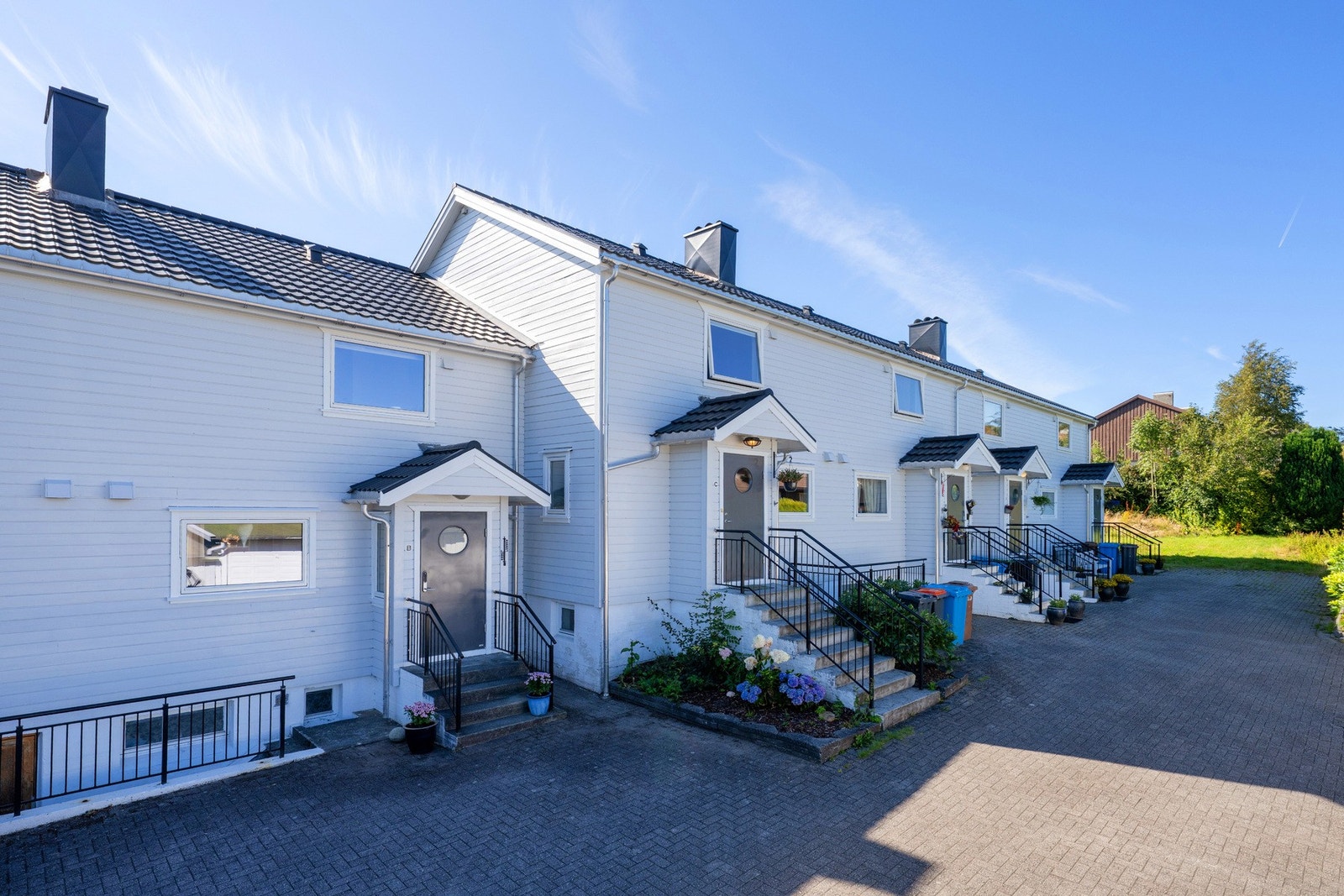 Velkommen til Grinigata 10B. En innholdsrik bolig med gåavstand til det meste. Galleribilde