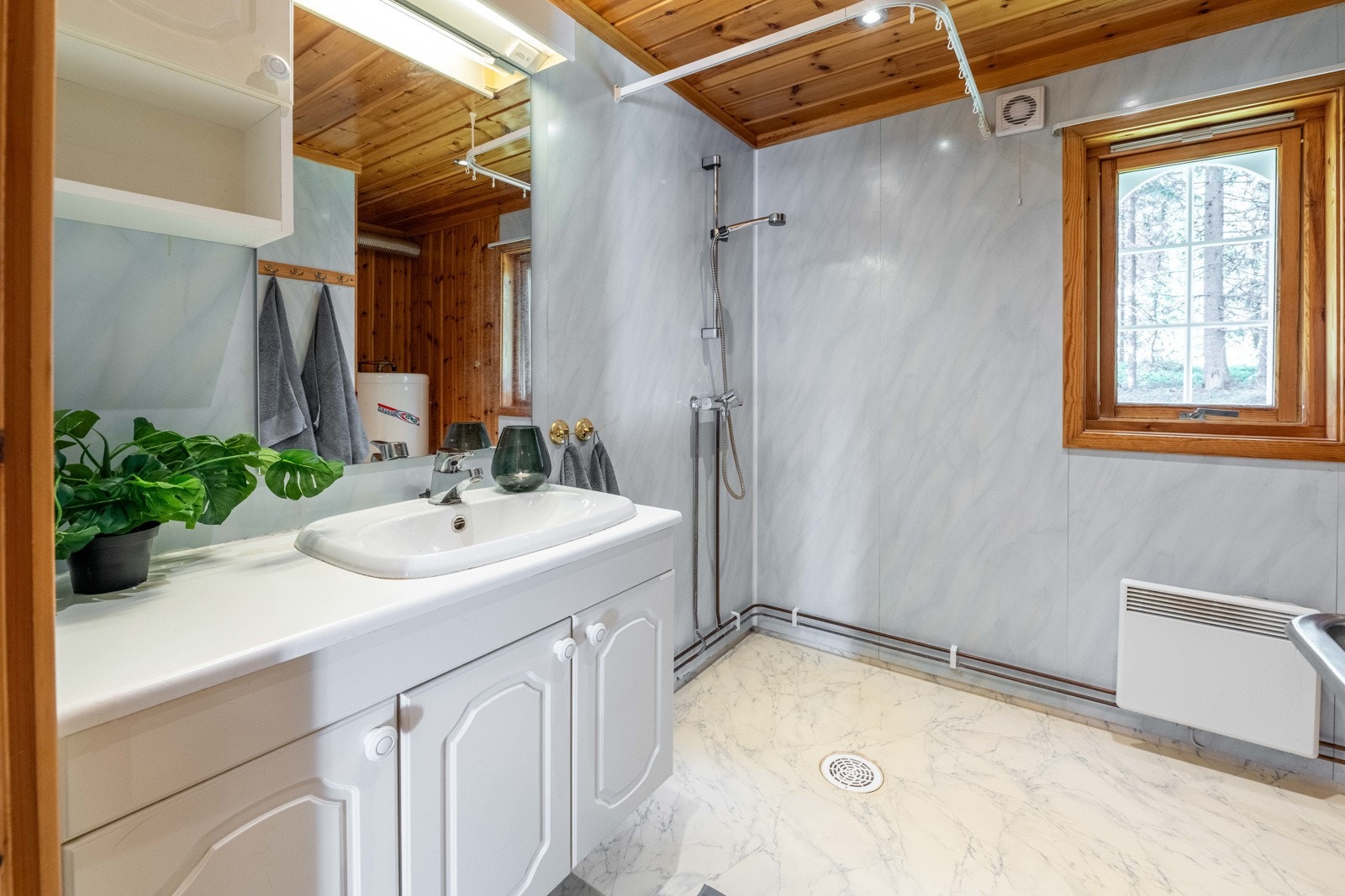 Bad (wc finner du i eget toalettrom) Galleribilde