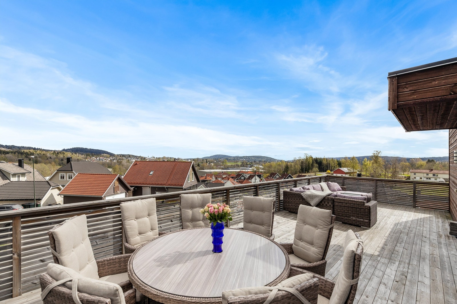 Velkommen til Gravdalberget 54, presentert av Pojan Eskandari i Krogsveen! Galleribilde