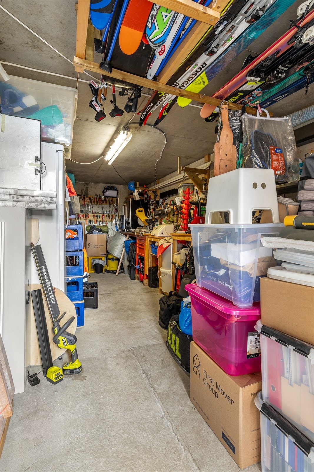 Utebod med god plass for oppbevaring. Galleribilde