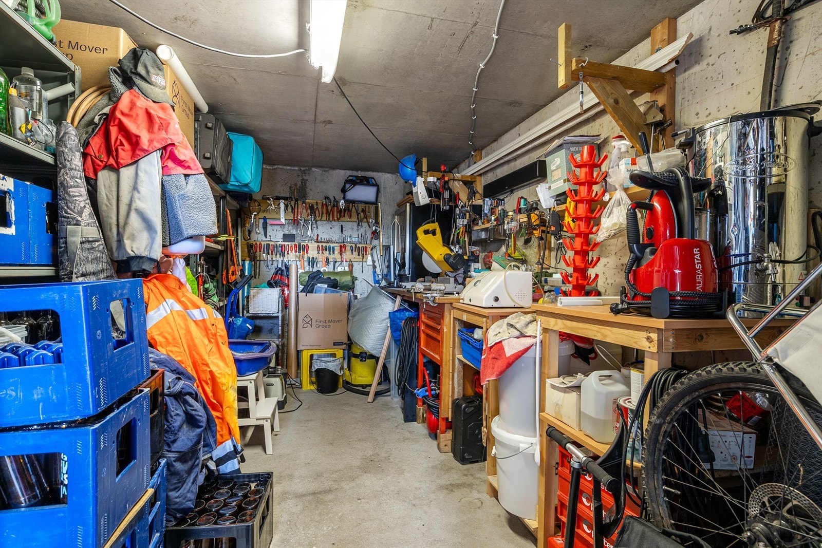 Utebod med god plass for oppbevaring. Galleribilde