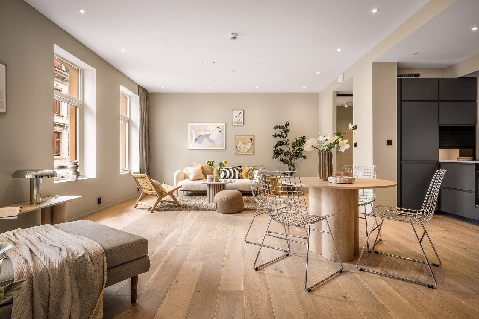 Lys og romslig stue Galleribilde