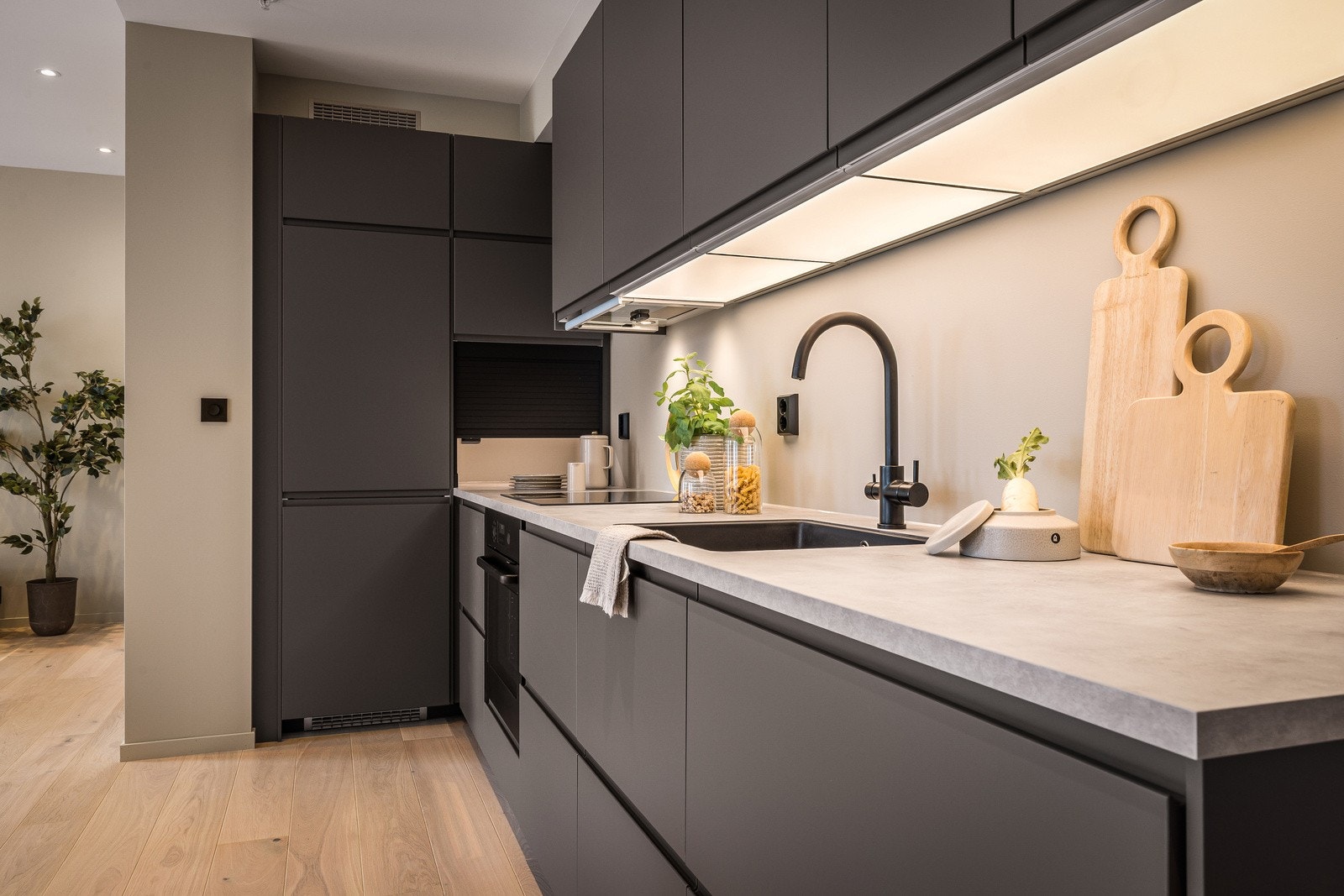 Godt med skap og benkeplass Galleribilde