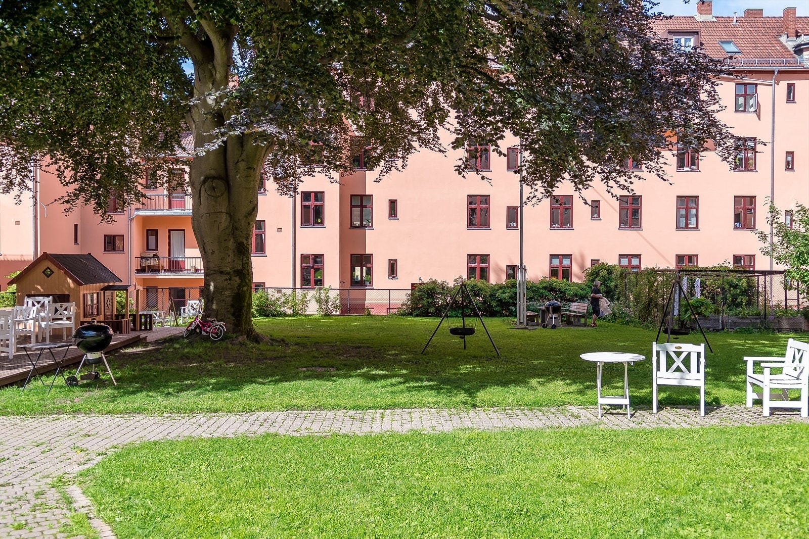 Borettslaget har egne plantekasser. Galleribilde