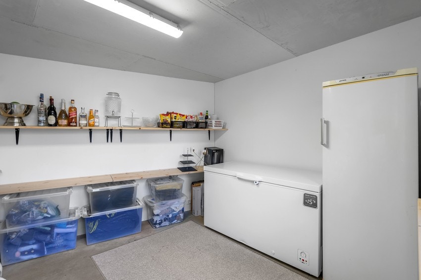 Bod like utenfor inngangspartiet med gode oppbevaringsmuligheter Galleribilde