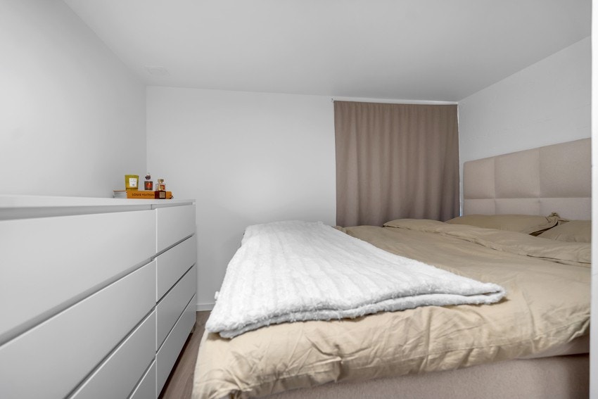 Soverom i hybel Galleribilde