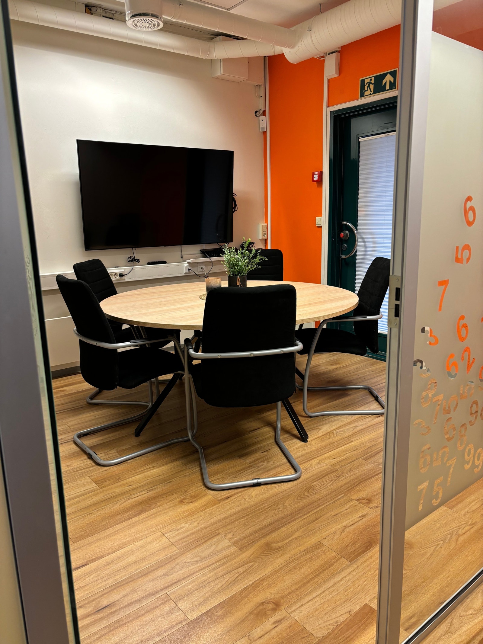 Møterom til kontorlokalene på 276 m2 bta Galleribilde