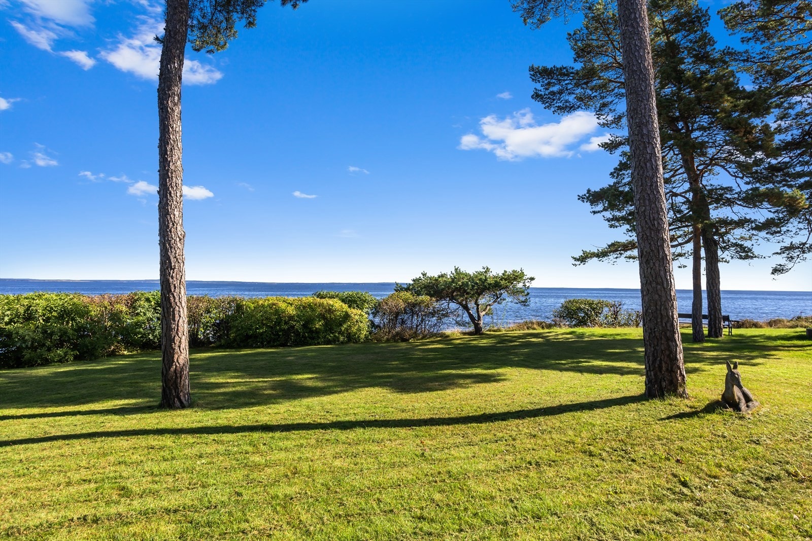Tomtens størrelse er 948 m² og tomten er selveiet. Galleribilde