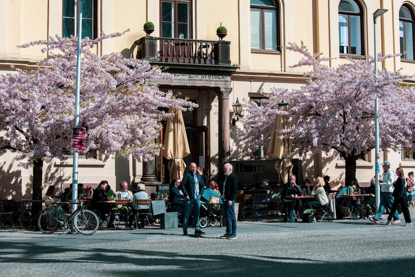 St. Olavs Plass. Galleribilde