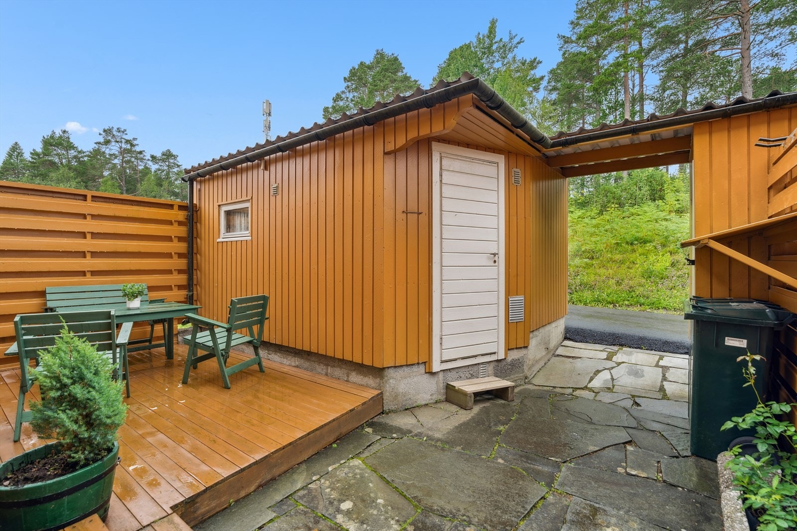 Romslig utebod Galleribilde