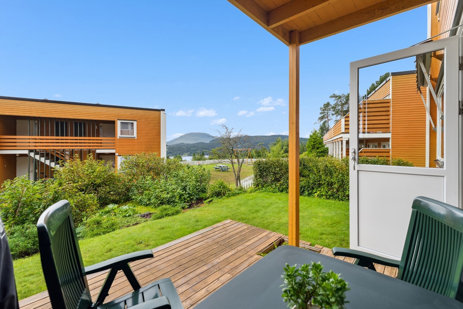 Utsikt fra terrasse i 1.etg Galleribilde