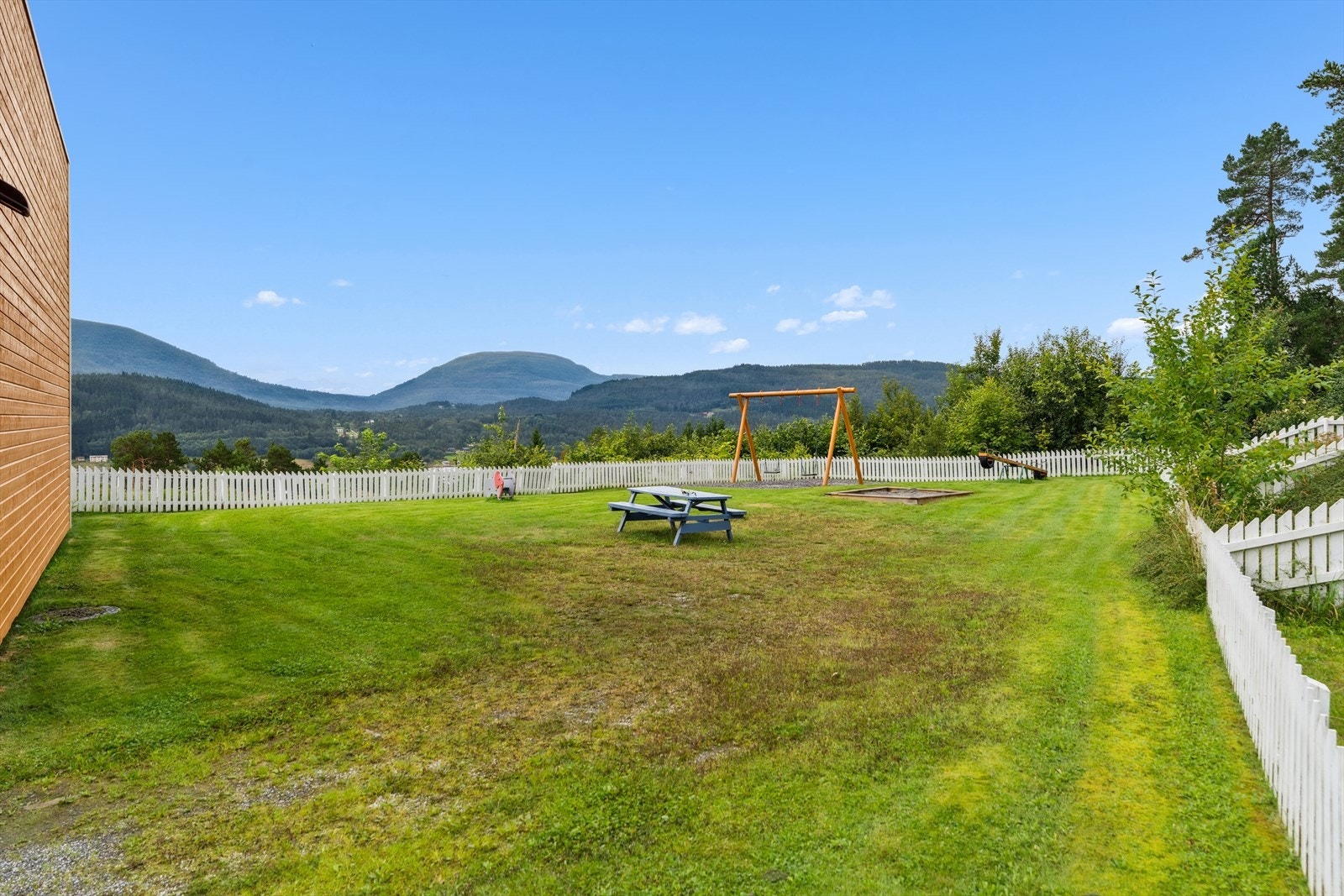 Lekeplass like i nærheten av boligen Galleribilde