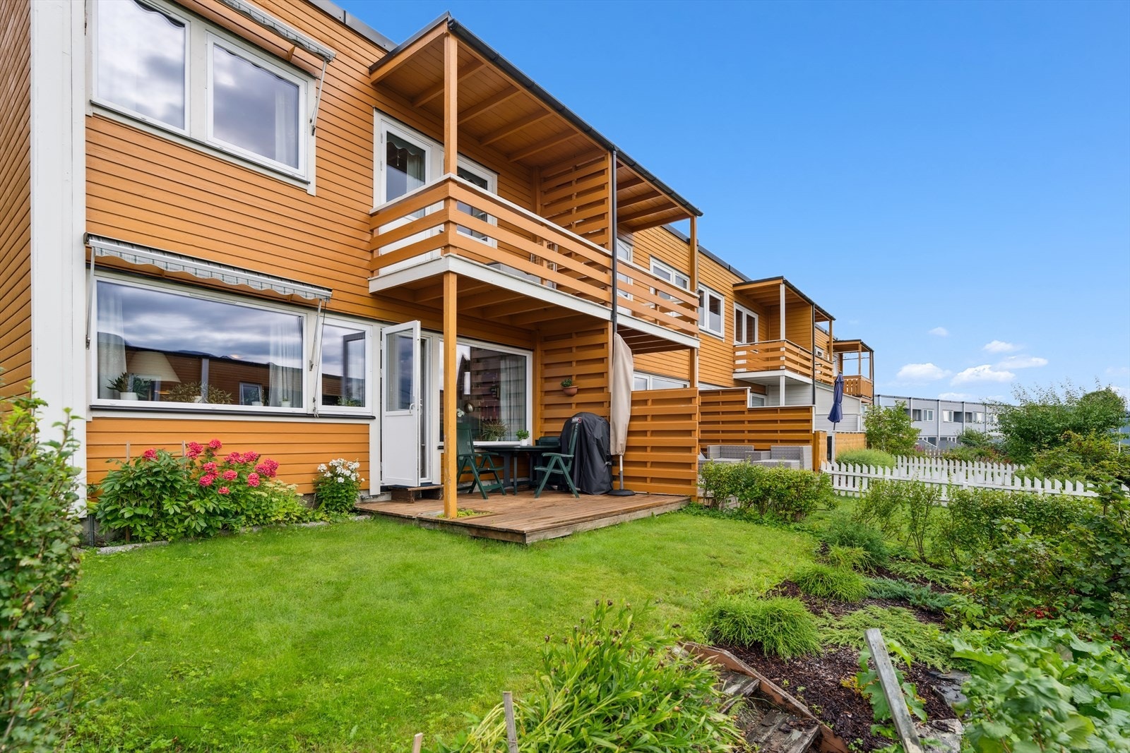 Rekkehus over to plan i Opdølhaugen borettslag Galleribilde