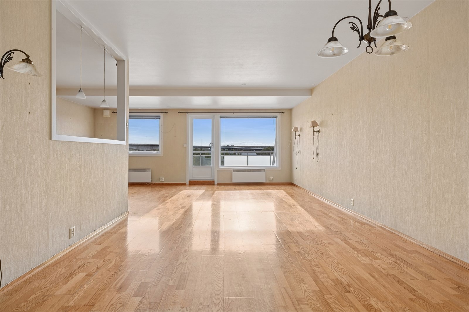 Romslig 3-roms leilighet - praktisk og åpen planløsning Galleribilde