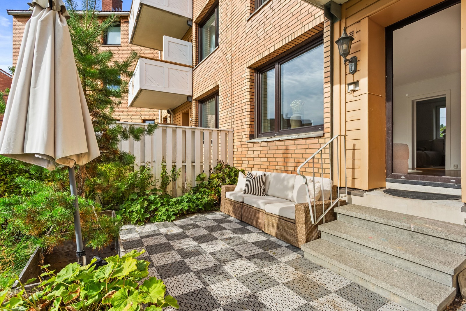 Nyt varme soldager på din nye uteplass Galleribilde