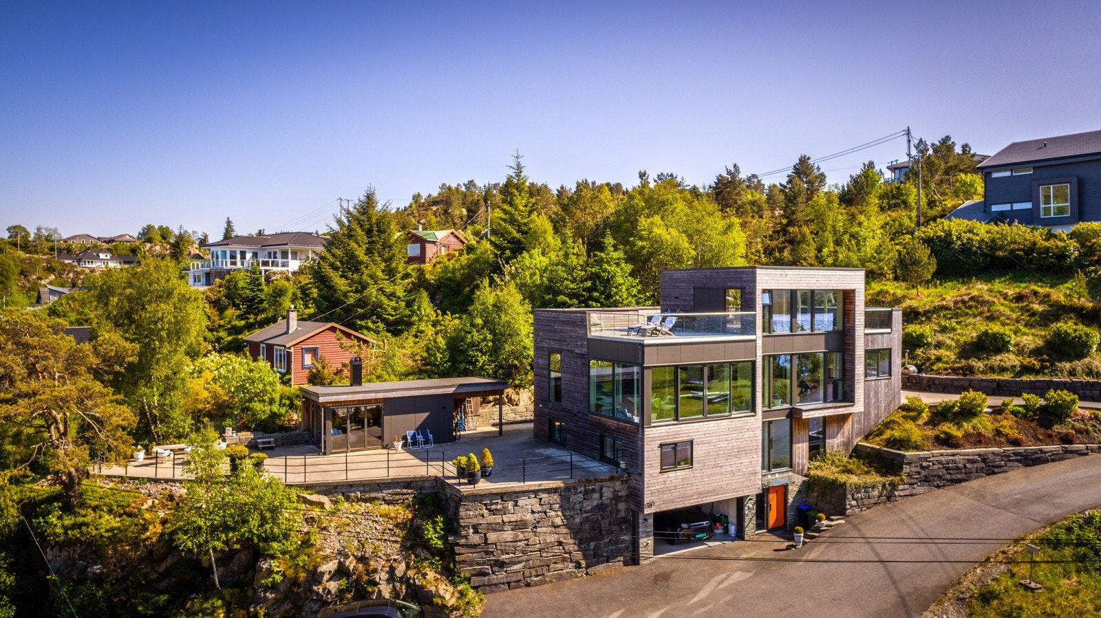 - &quot;vedlikeholdsfri&quot; Kebony kledning som bare trenger rengjøring etter behov -