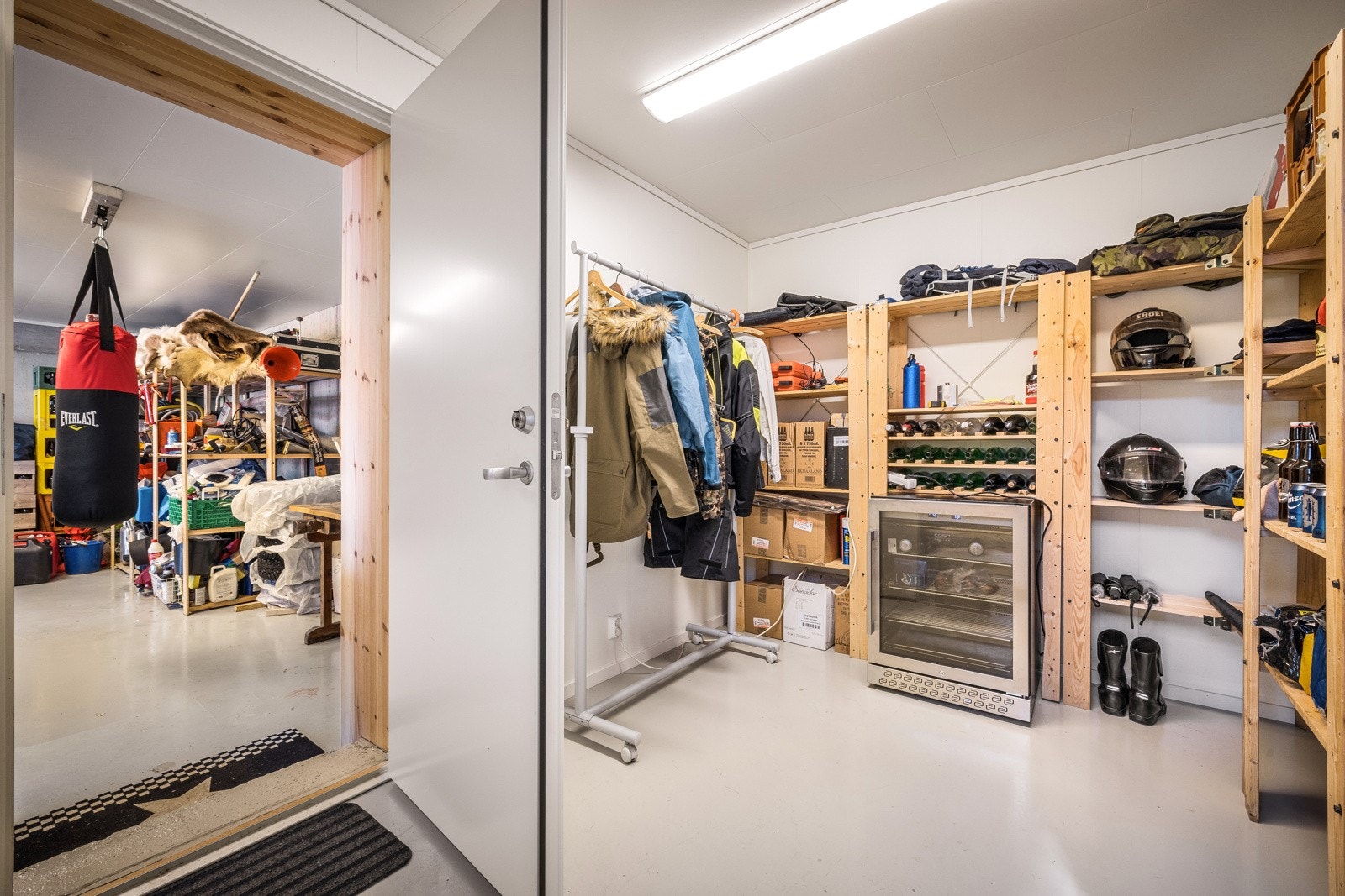 - Bod på 7,8 kvm med direkte adkomst til garasje -