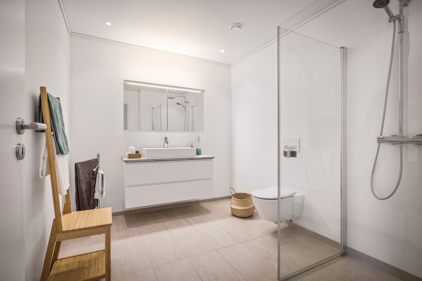 - Bad i 1.etasje på 7,3 kvm -