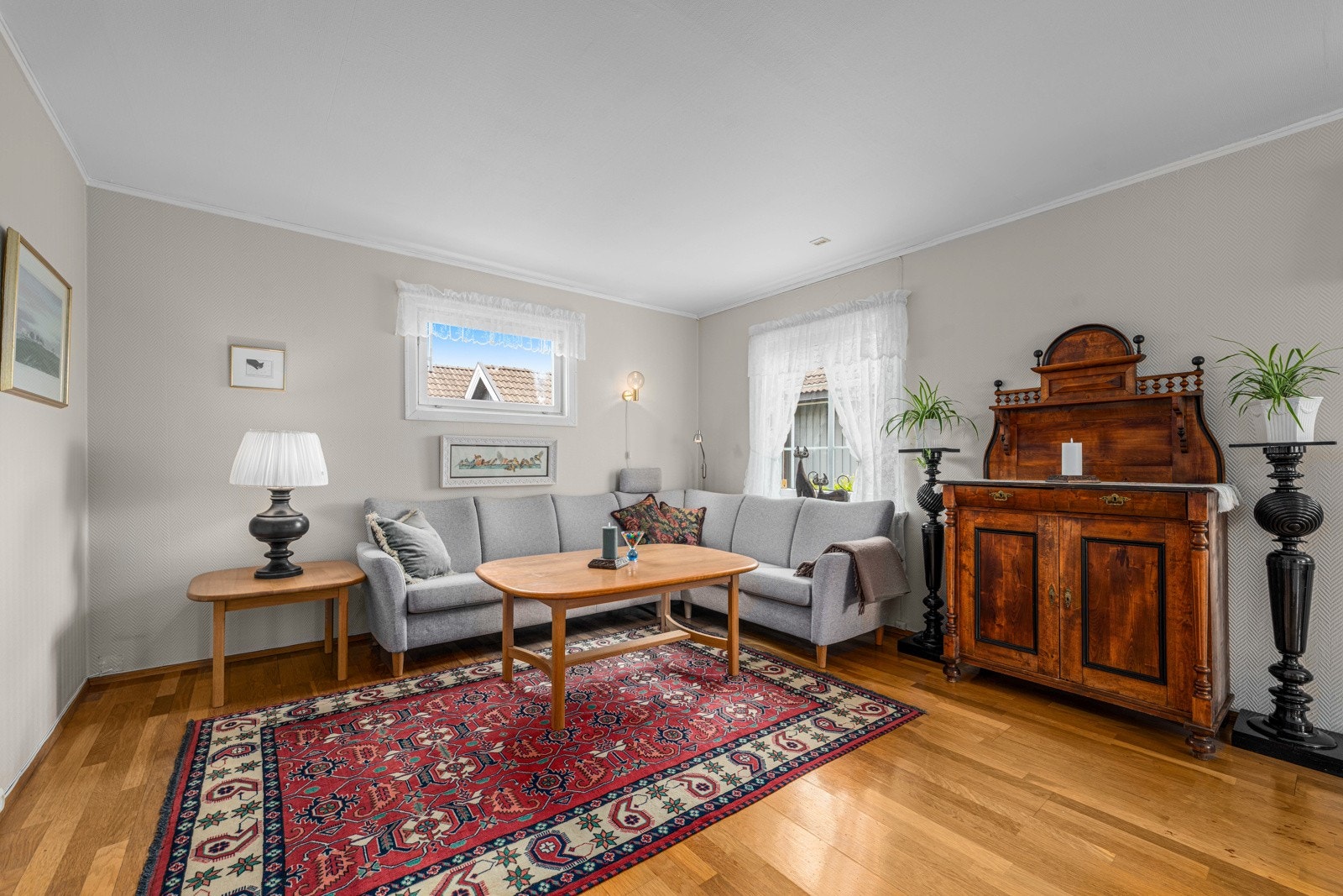 God plass til sofaløsning og ønsket møblement Galleribilde