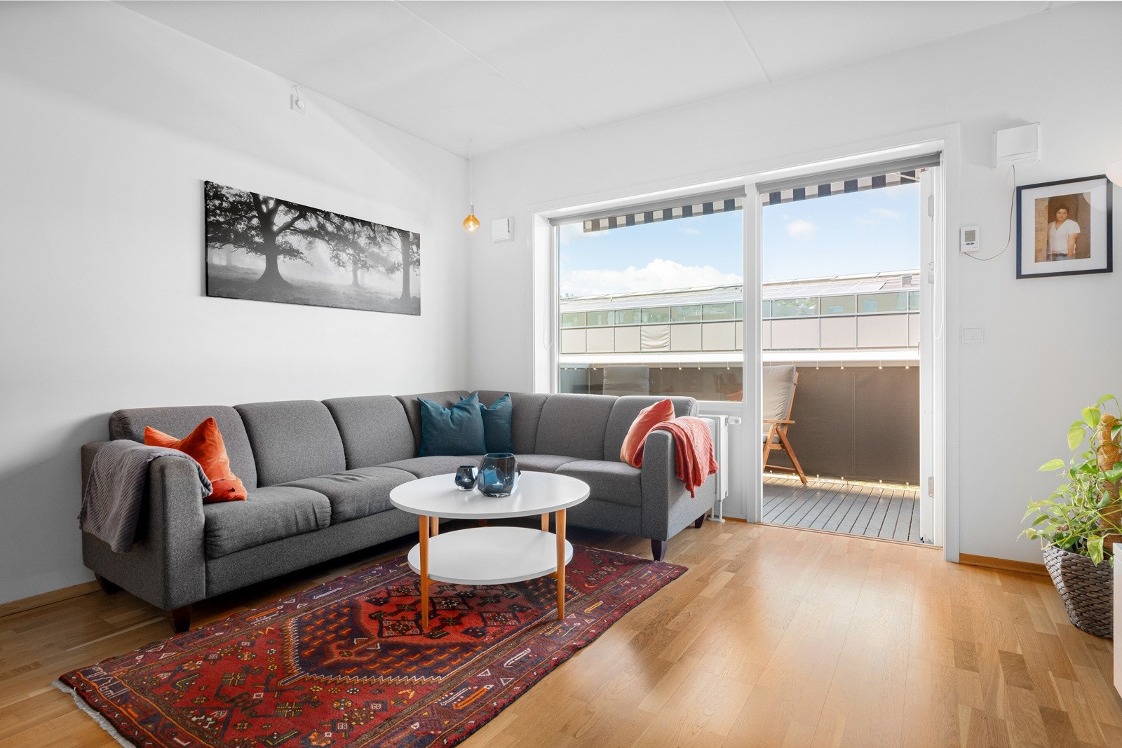 Leiligheten ligger fint til i byggets 4.etg med heisadkomst. Galleribilde