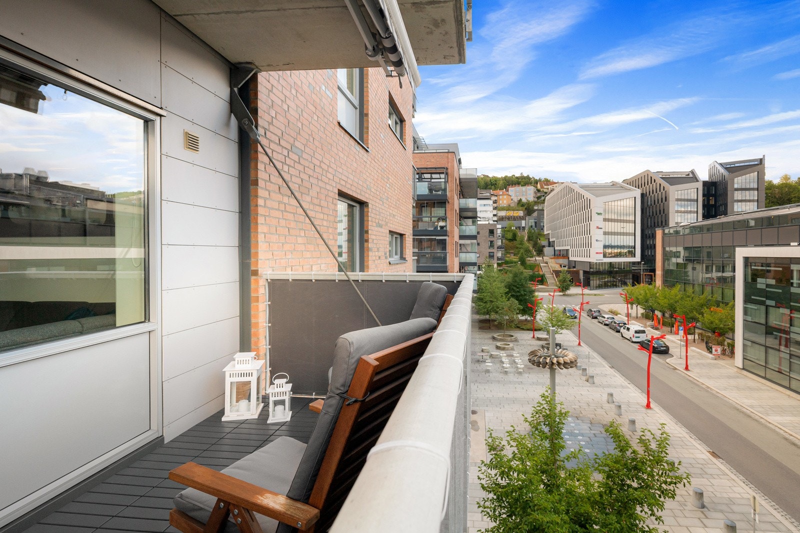 Balkongen er i tillegg utstyrt med en markise. Galleribilde