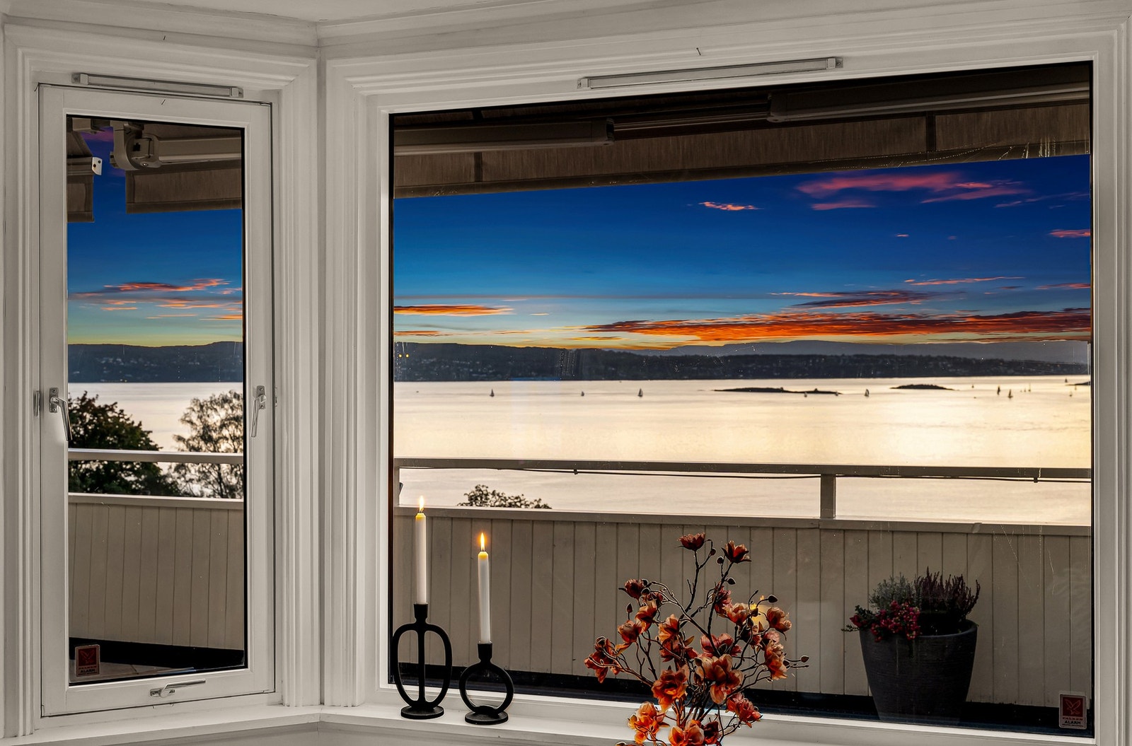 Panorama sjøutsikt | Her kan de flotte solnedgangene nytes Galleribilde