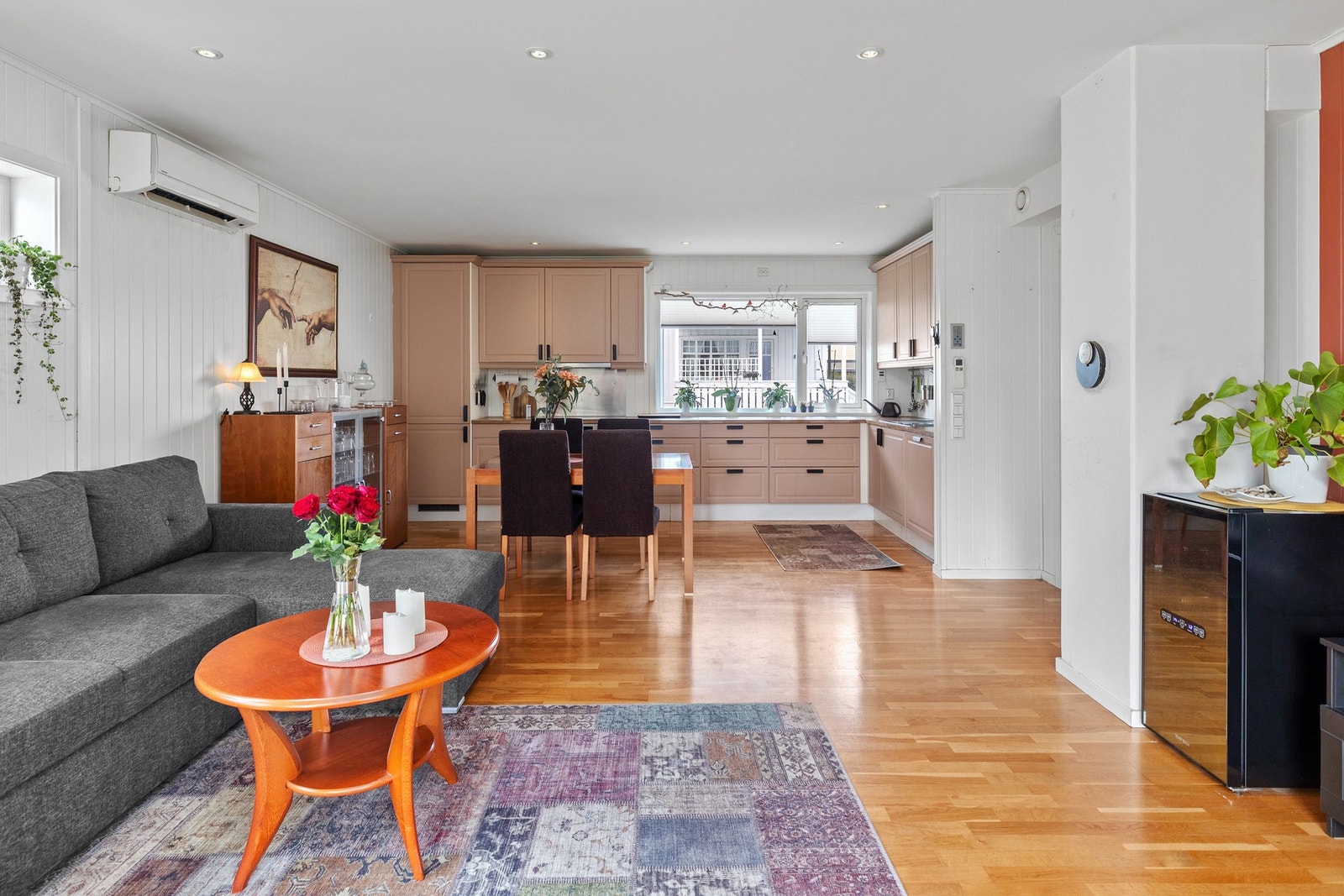 Åpen stue/kjøkken-løsning på 35 kvm. Galleribilde