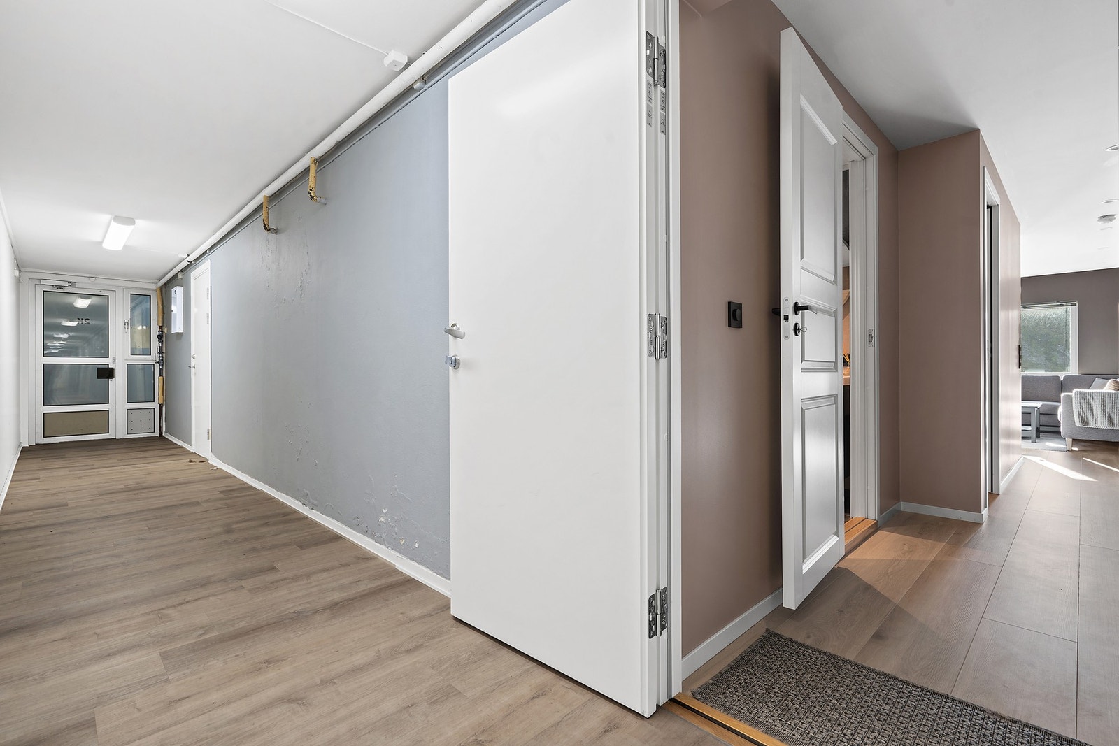 Entre - Kort intern vei til utgang Galleribilde