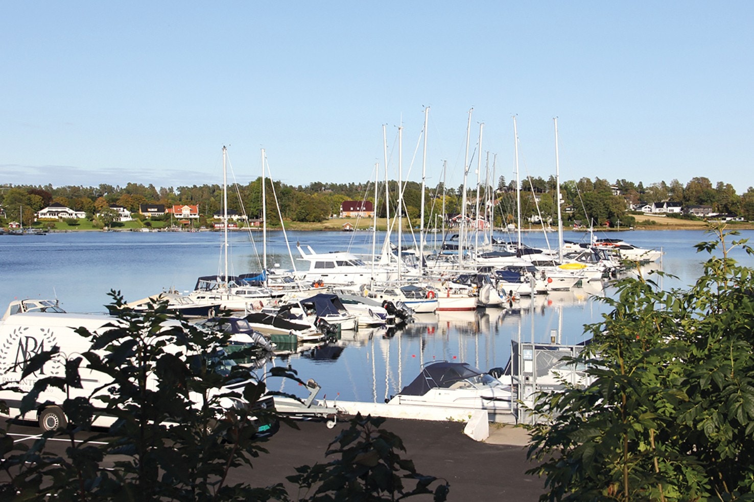 Mulighet for kjøp eller leie av båtplass på bryggene. Pr. i dag ligger det 10 plasser til salgs og leie på Finn.no Galleribilde
