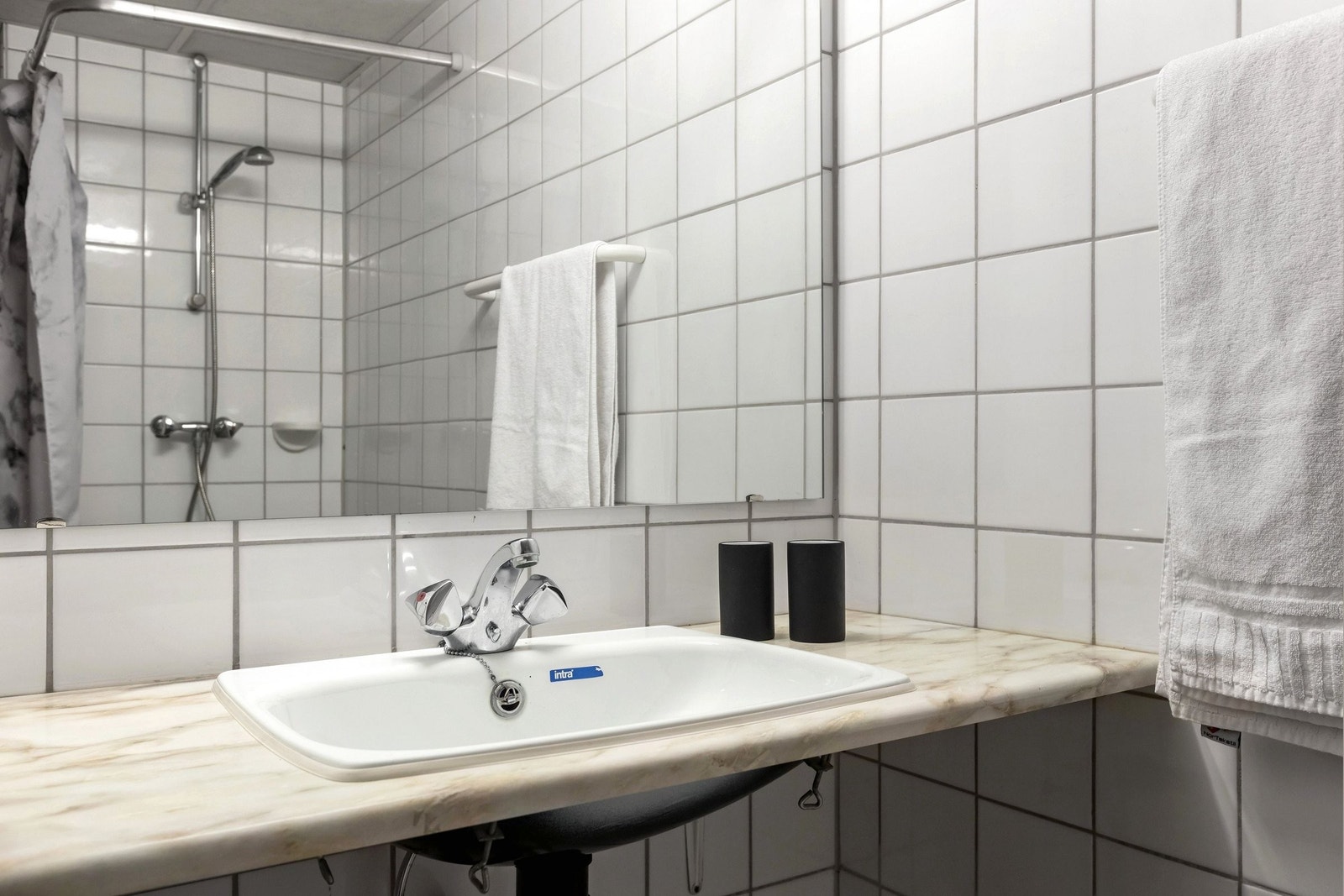 Ny montert dusjkabin i begge bad 2023( bad 2) Galleribilde