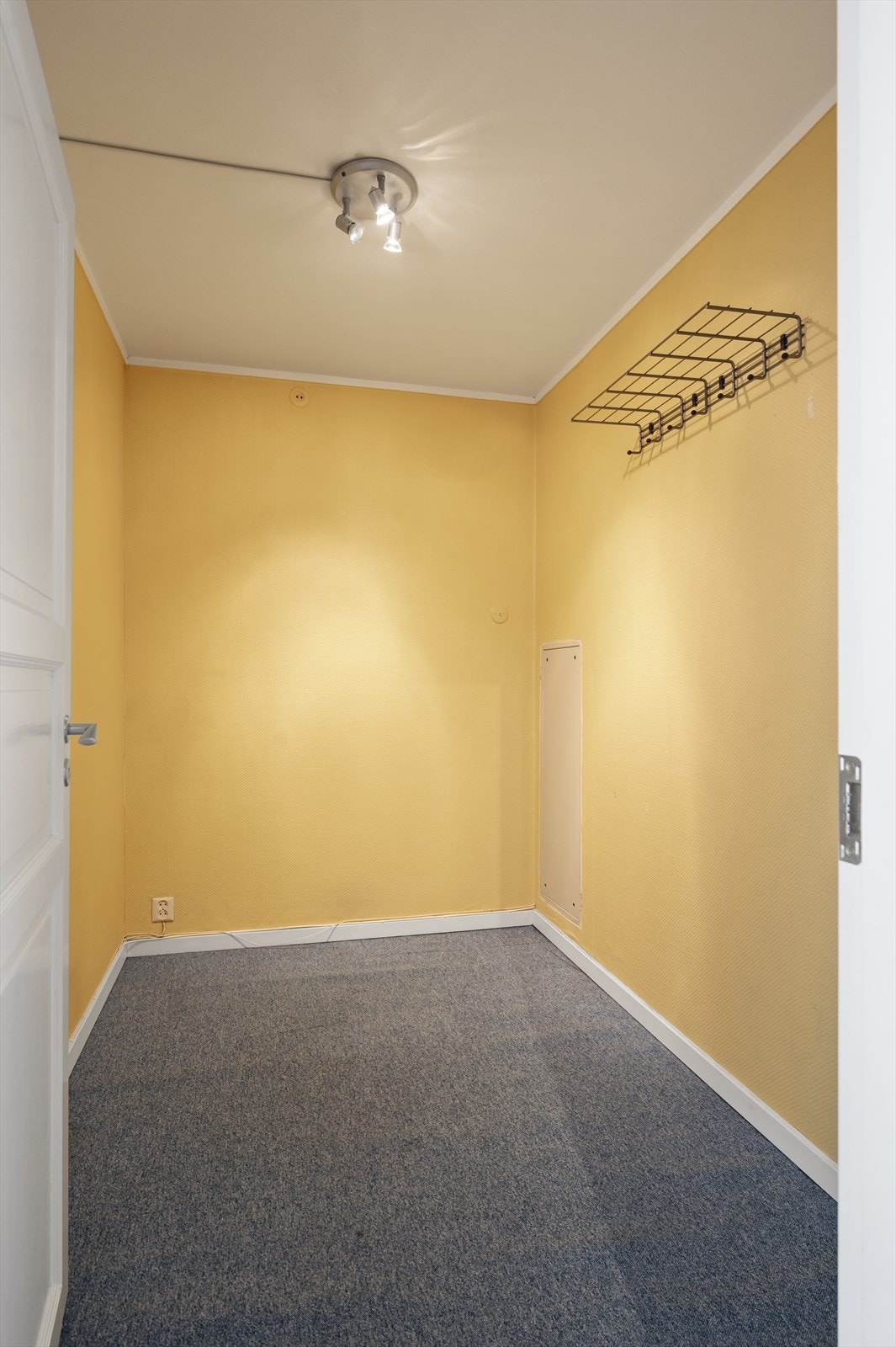 Innvendig bod. Galleribilde
