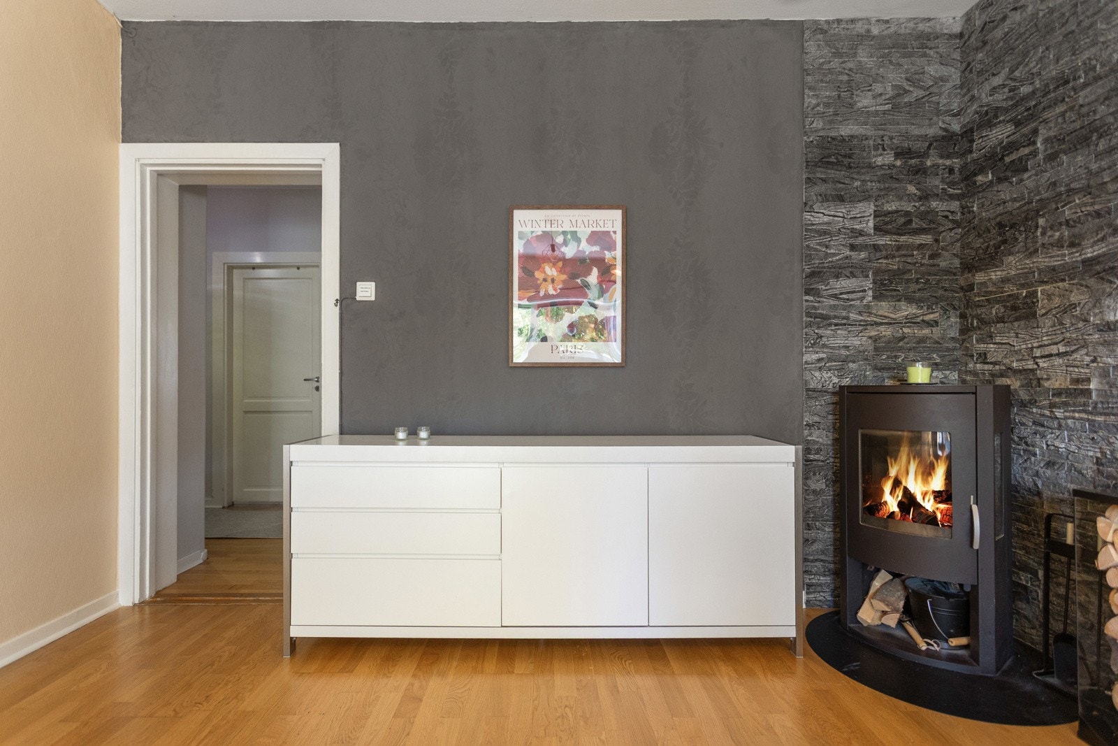 Det er god plass til langbord for å invitere familie og venner til et hyggelig middagsmåltid. Galleribilde