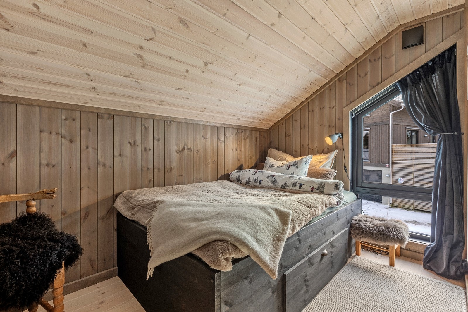 I andre etasje er det to soverom. Galleribilde