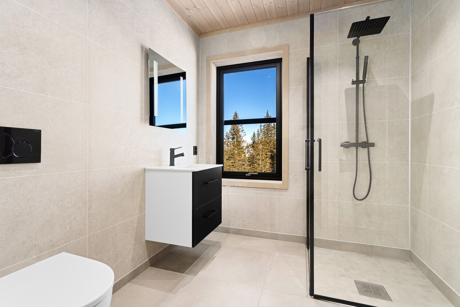 Bad i 1. etasje Galleribilde