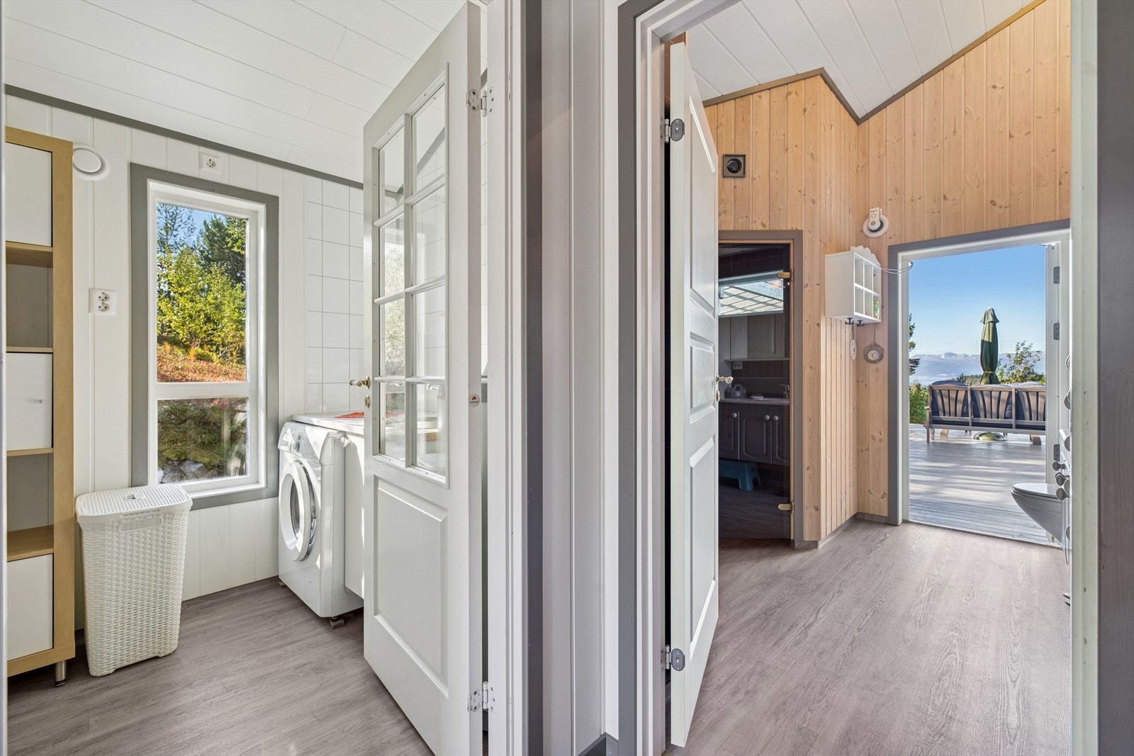 Adkomst til baderom, vaskerom, badstue og uteareal Galleribilde