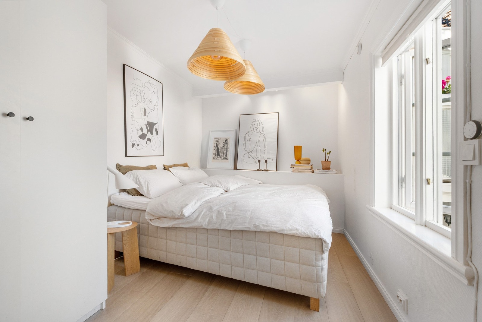 Bakgård. Soverom 1 på 10m².