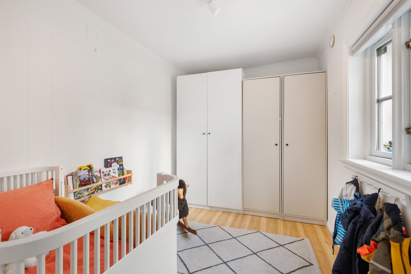 Bakgård. Soverom 3 på 10m².