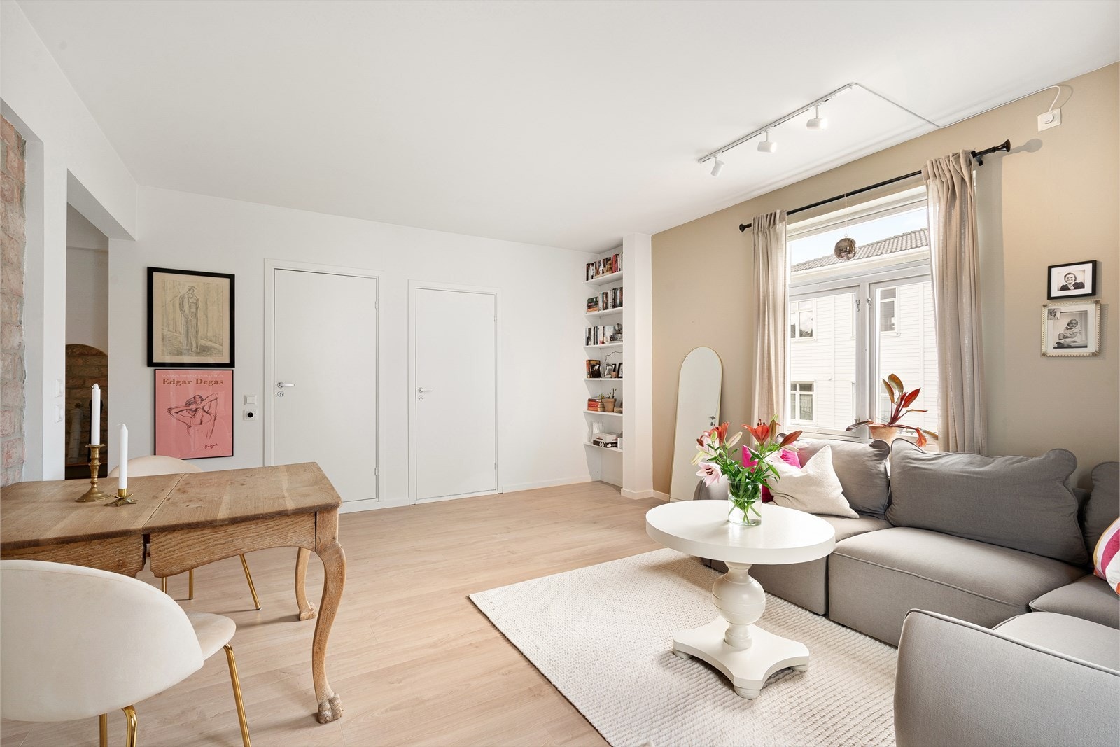 Et herlig samlingsted for både middagsselskaper og avslappende kvelder med venner og familie. Galleribilde