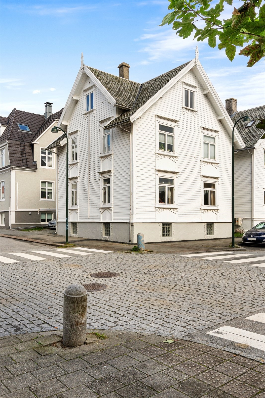 Leiligheten ligger i en høy første etasje med enkel adkomst og barnevennlig beliggenhet. Galleribilde