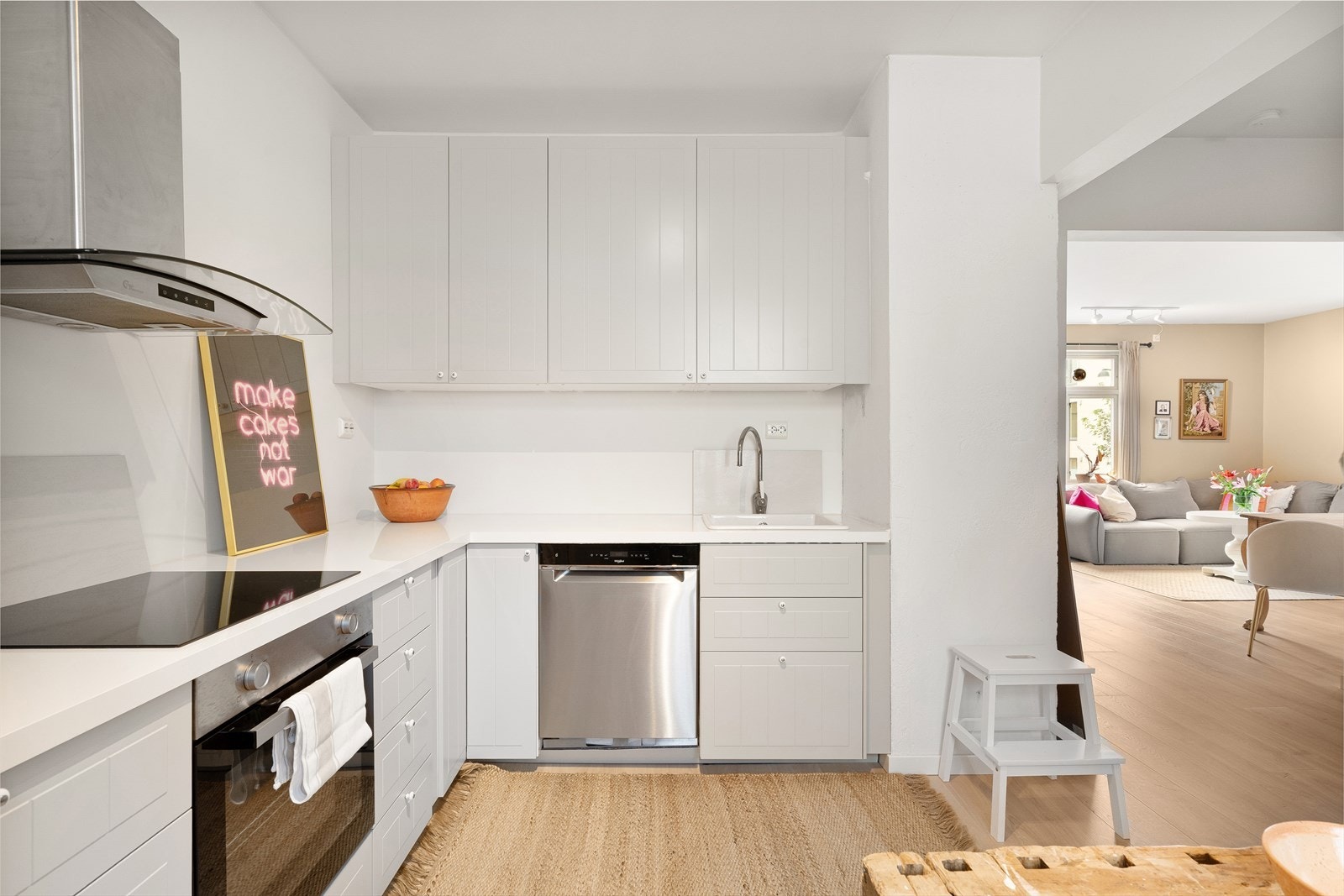 Leiligheten har hatt flere oppgraderinger de seneste år og holder en god standard. Galleribilde