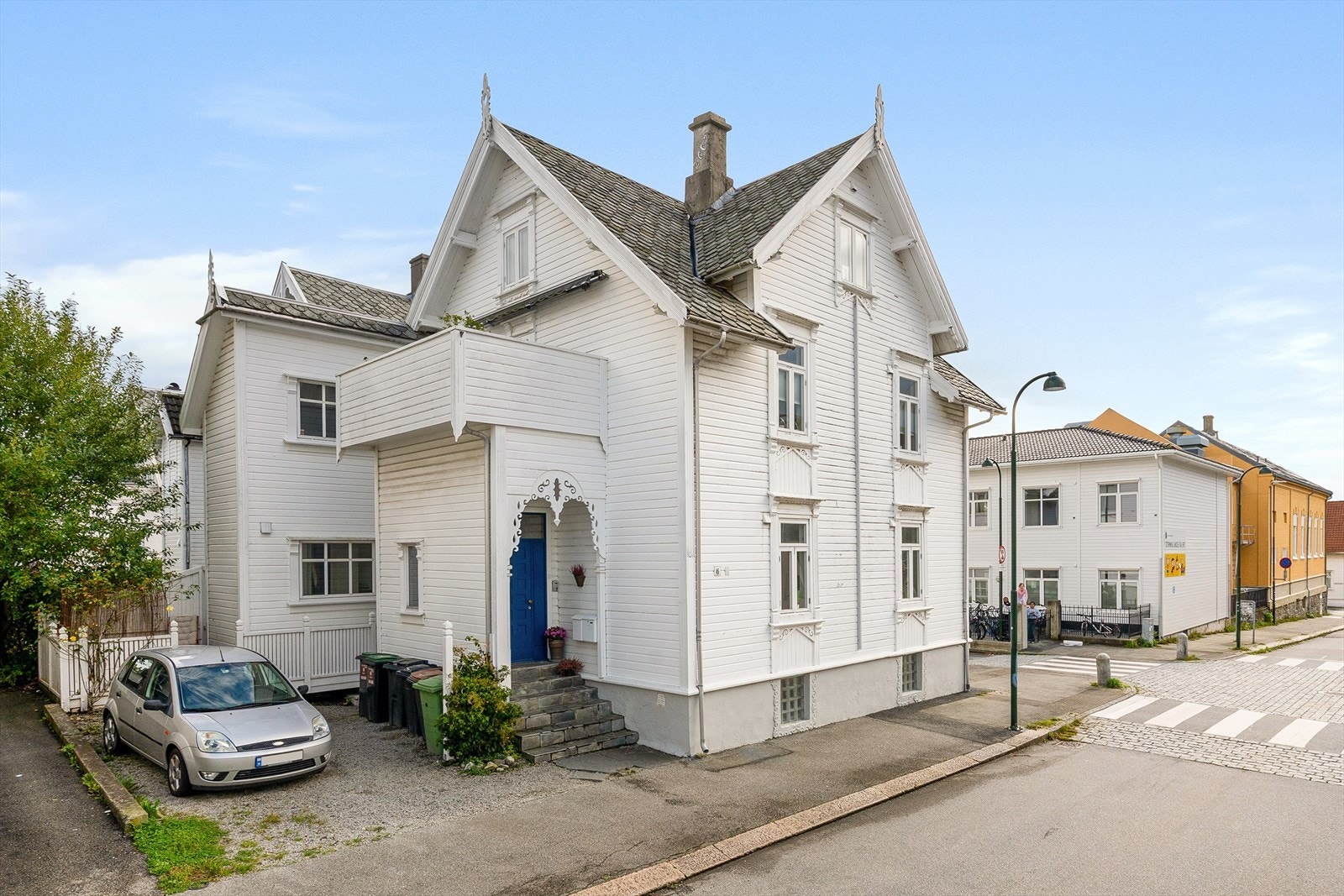 Velkommen til visning av Hjelmelandsgata 6! Presentert av Eiendomsmegler MNEF, Daniel Løken. Galleribilde