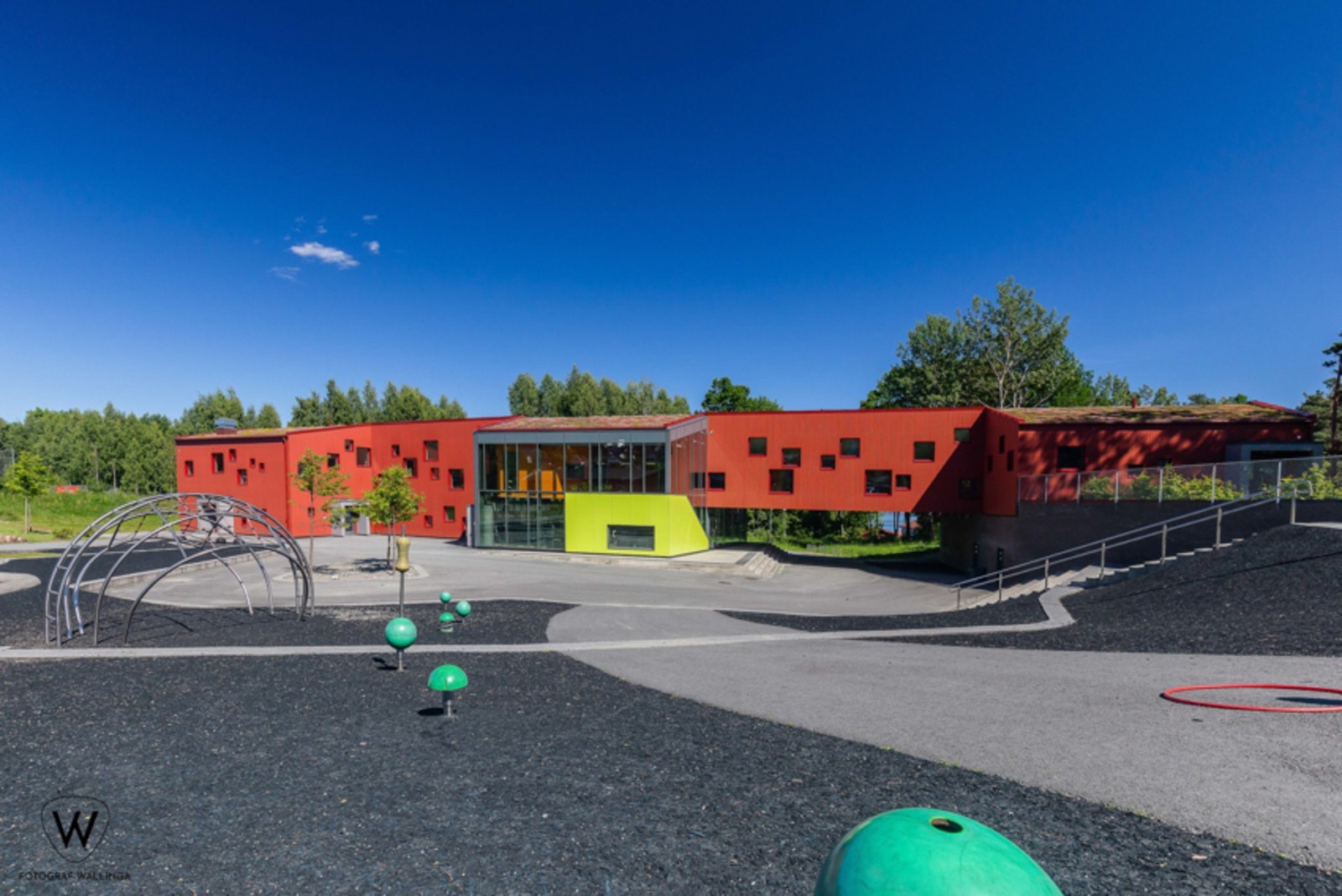 Åskollen skole ligger 1,5 km fra boligen. Galleribilde