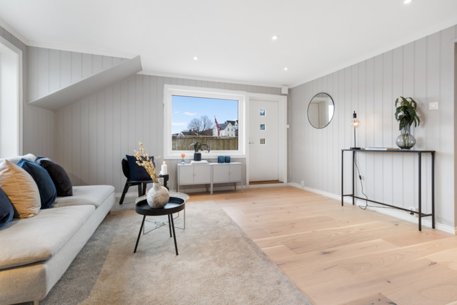 Overflatene og leiligheten i sin helhet ble pent pusset opp i 2022. Galleribilde