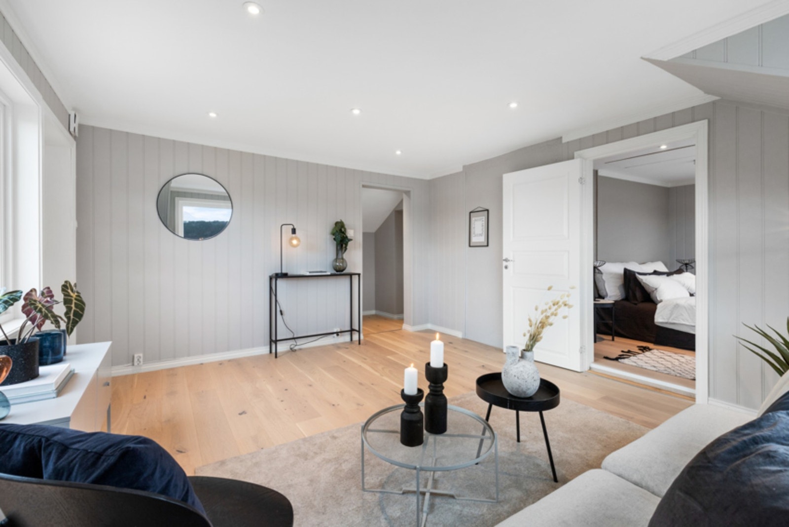 Leiligheten ble modernisert i 2022, inkludert nye overflater, nytt kjøkken og bad. Galleribilde