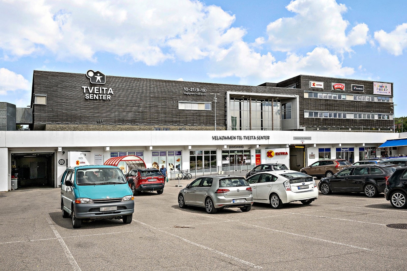 Tveita senter 3 minutters gange unna byr på alt av servicetilbud. Galleribilde
