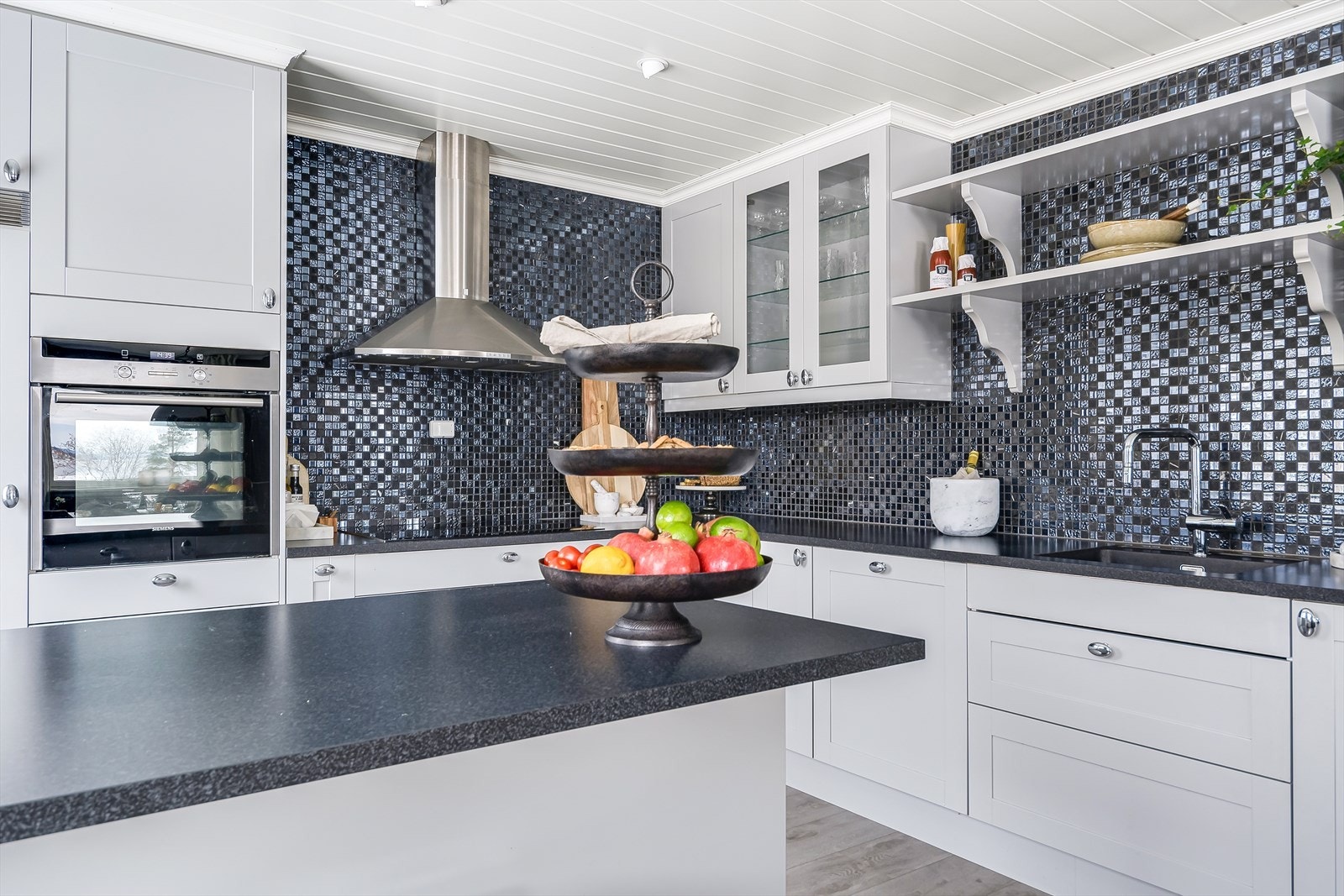 Lekkert og tiltalende Sigdal grå kjøkkeninnredning fra 2014 Galleribilde